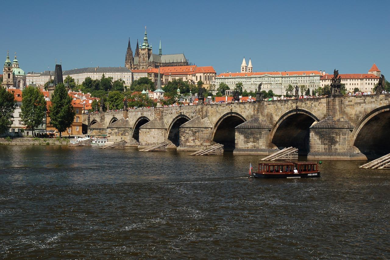 Pension Berg Praga Exterior foto